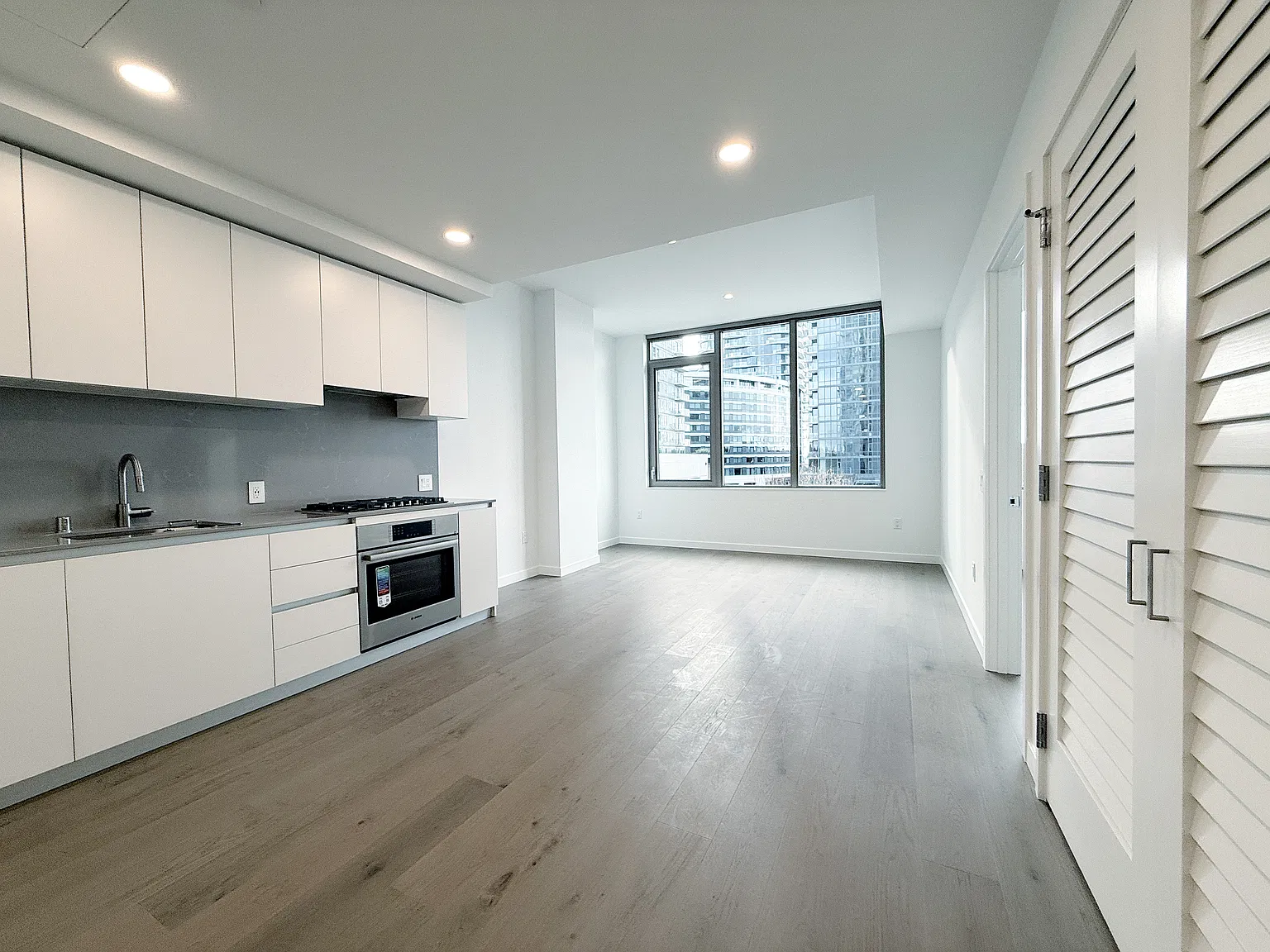 1 bed, 658 sqft, $3,300 — Photo 3
