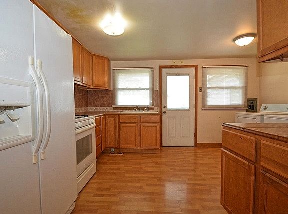 5th image of 8821 S Kildare Ave