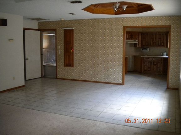 3rd image of 309 Plantation Dr