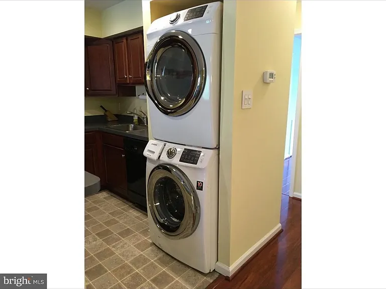 24 Hastings Dr #24 — Photo 6