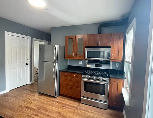 241 Sayles Ave #1 Photo 1