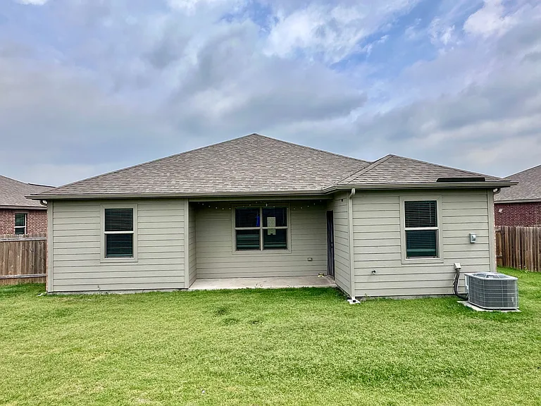 314 Foster Ln — Photo 16