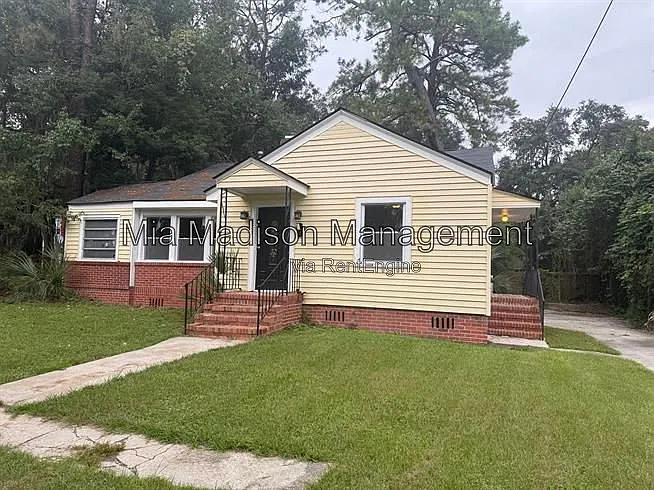 2 bed, 1.0 bath, 1096 sqft, $1,500 — Photo 2