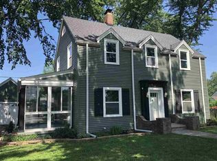 1509 N 8th St, Pekin, IL 61554