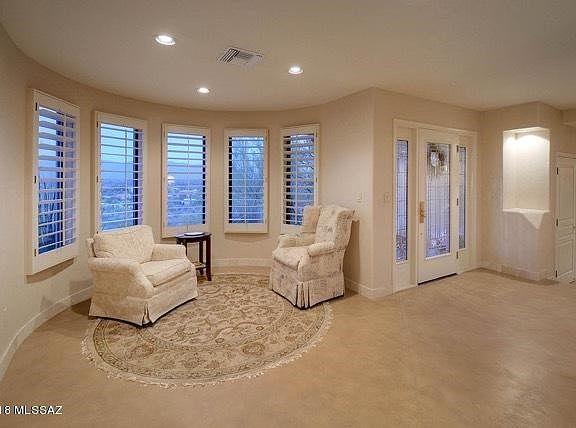 4th image of 3931 N River Heights Pl