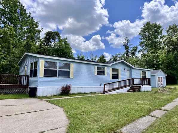 1804 Greenview Dr, Erie, PA 16509