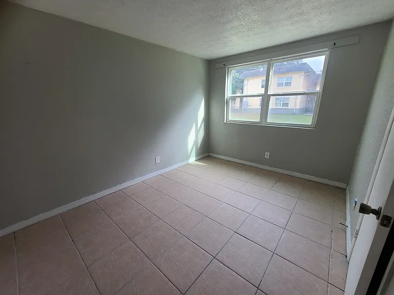 3816 Almeda St #B — Photo 7