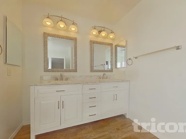 1447 S 231st Ln — Photo 7