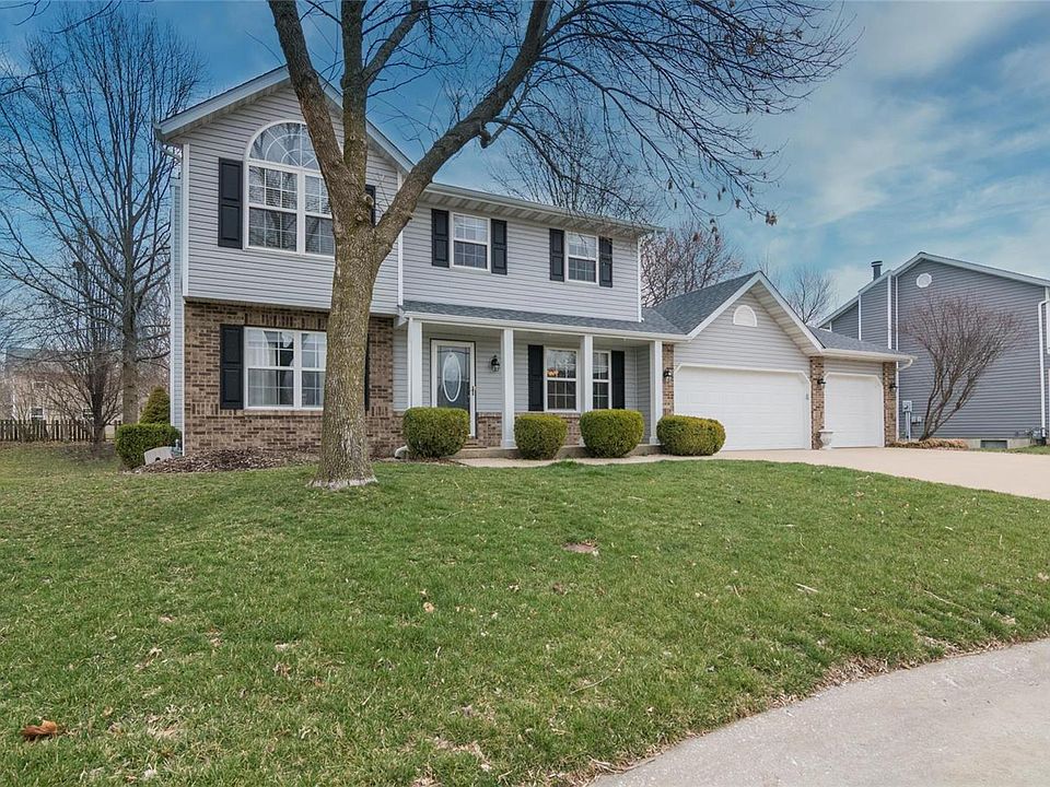 1st image of 1004 Oakridge Dr