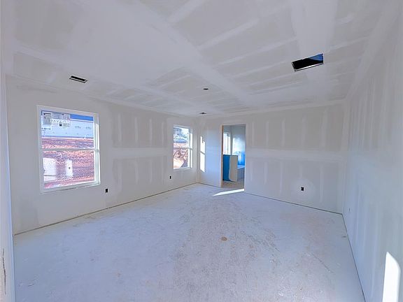 3rd image of 2200 Winter Ridge Rd