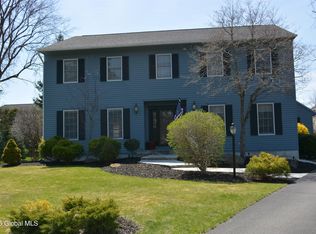 7 Proctor Ct, Loudonville, NY 12211