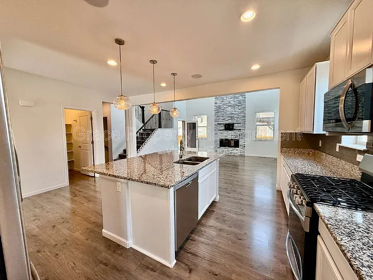 12292 Jasper St — Photo 4