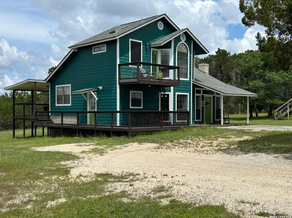136 N SCENIC LOOP, Canyon Lake, TX 78133