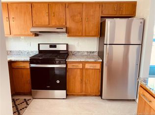 9 Pine Orchard Rd, Branford, CT 06405