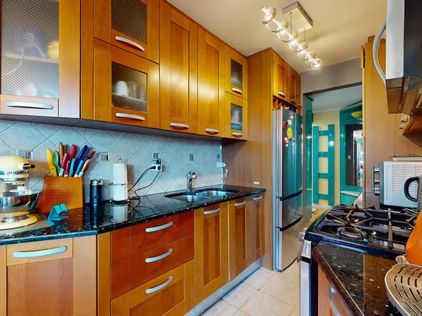 3101 Ocean Parkway image 1 of 26