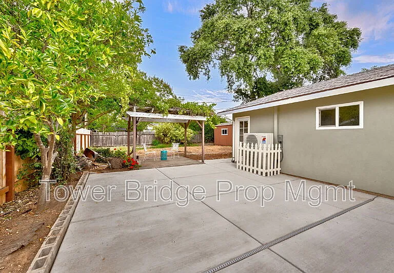 1317 School St — Photo 20