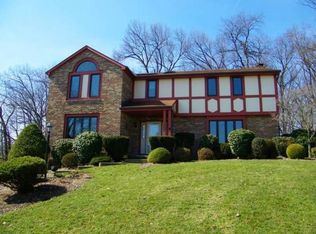 307 Knobs Hill Ct, Wexford, PA
