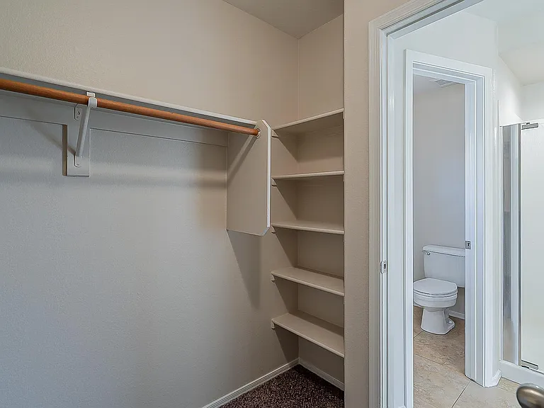 718 W Baylor Ln — Photo 34