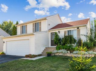 202 Parkwood Dr, Streamwood, IL 60107