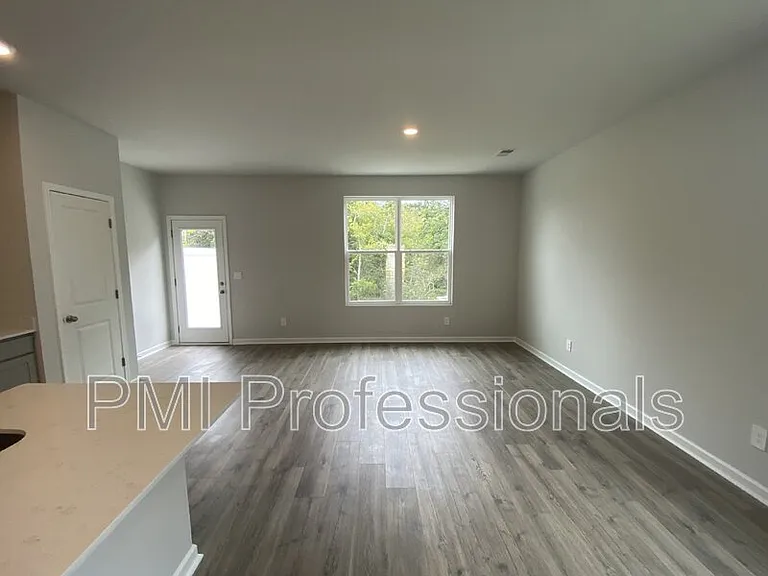 4140 Feetham Dr — Photo 3