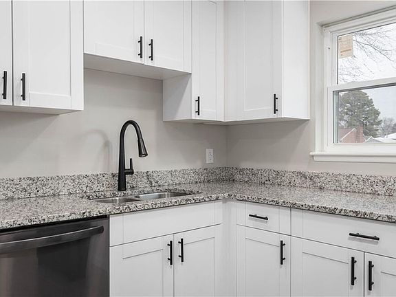 4th image of 212 Martha Lee Drive