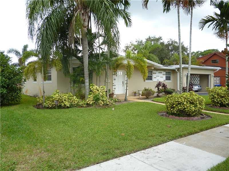 1st image of 340 NW 206th Ter