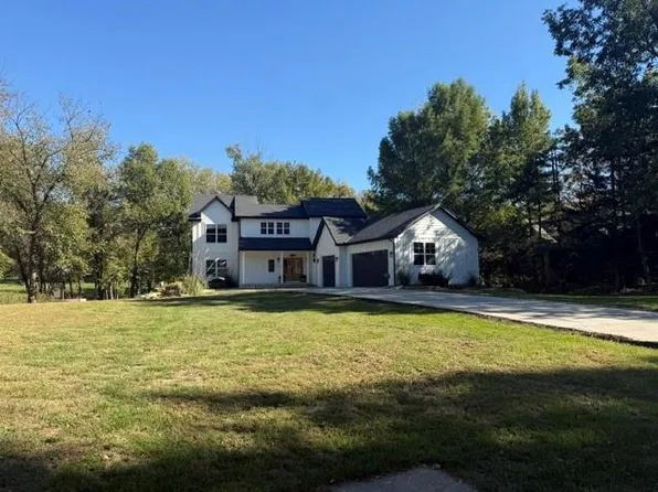 16101 Riggs Rd, Stilwell, KS 66085