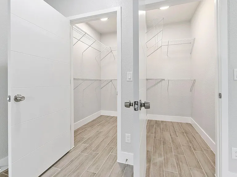 1351 SW Don Ct — Photo 18