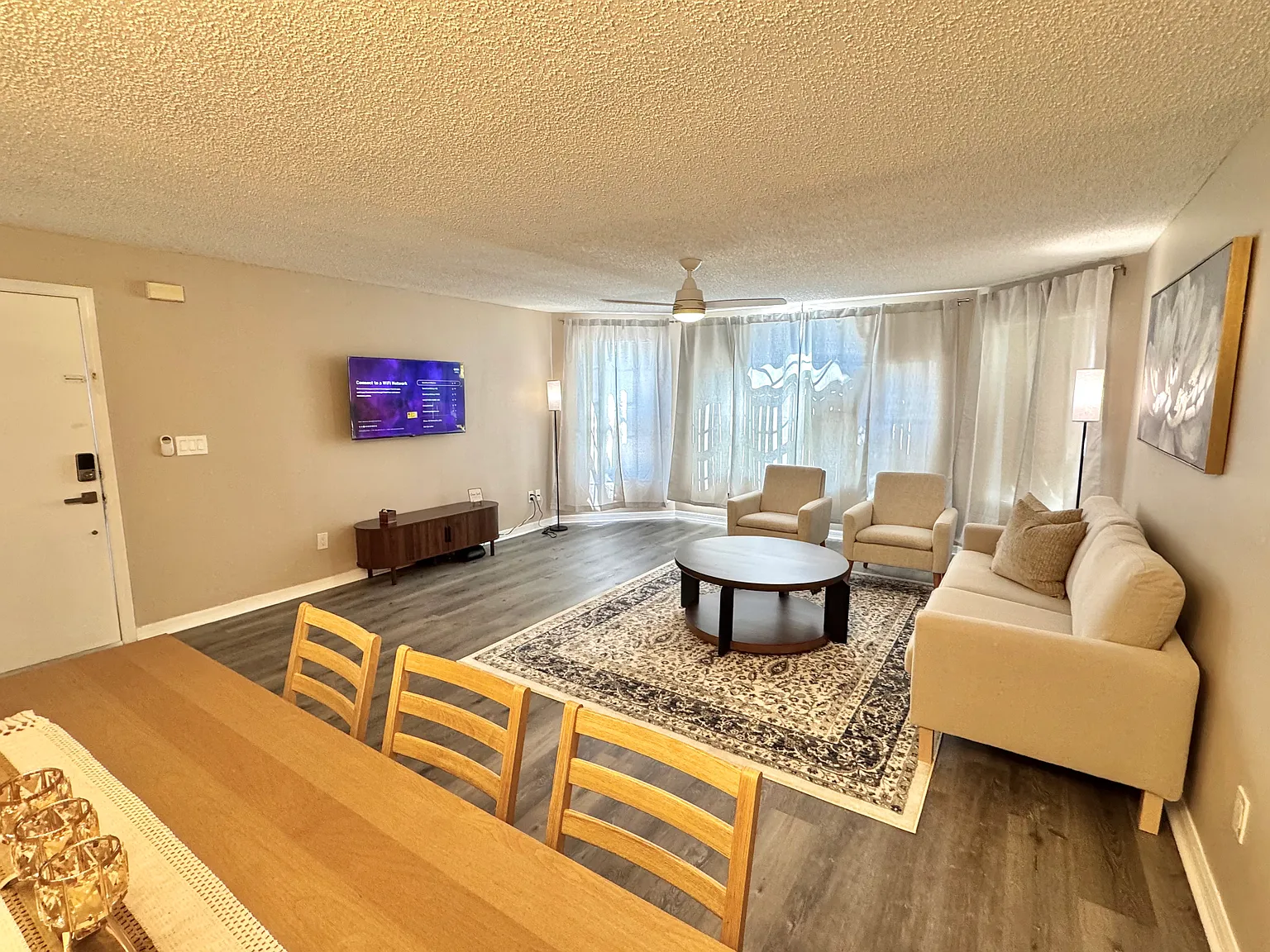 3 bed, 1287 sqft, $2,290 — Photo 1