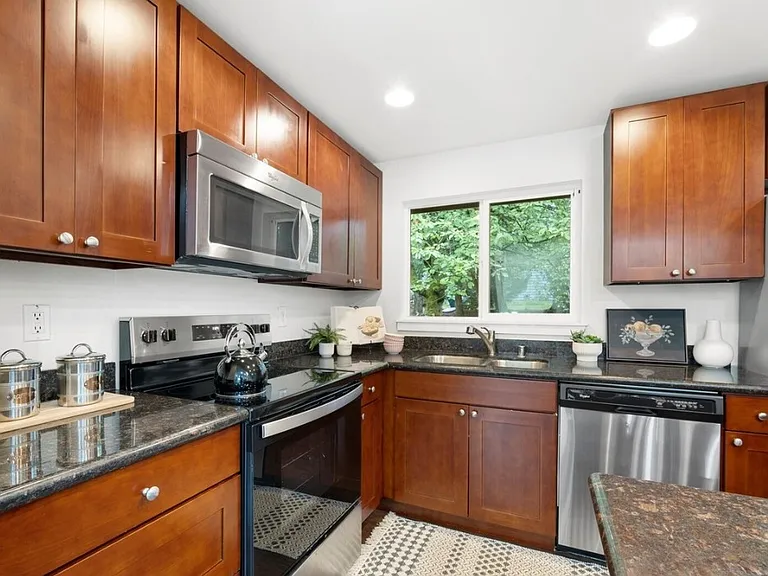 8535 NE 136th St — Photo 9
