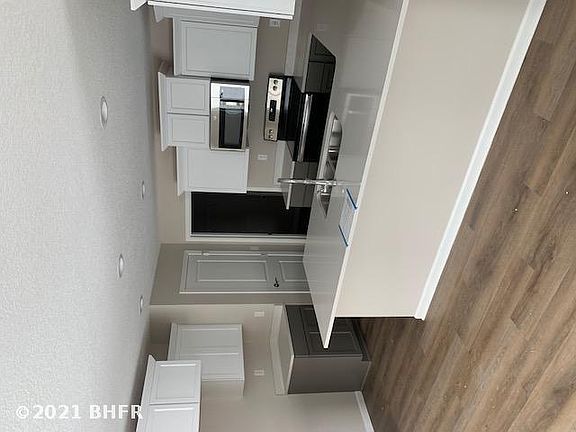 3rd image of 1547 Primrose Dr SE