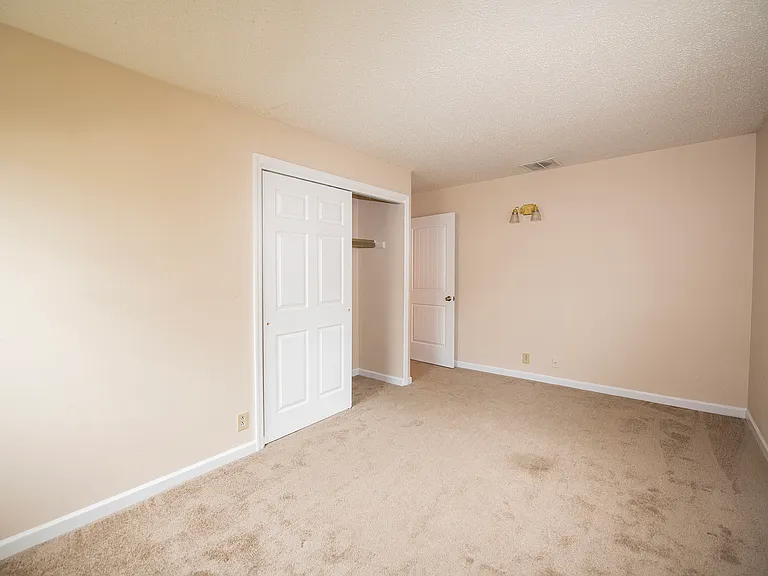 Willow Run Apartments — Photo 45