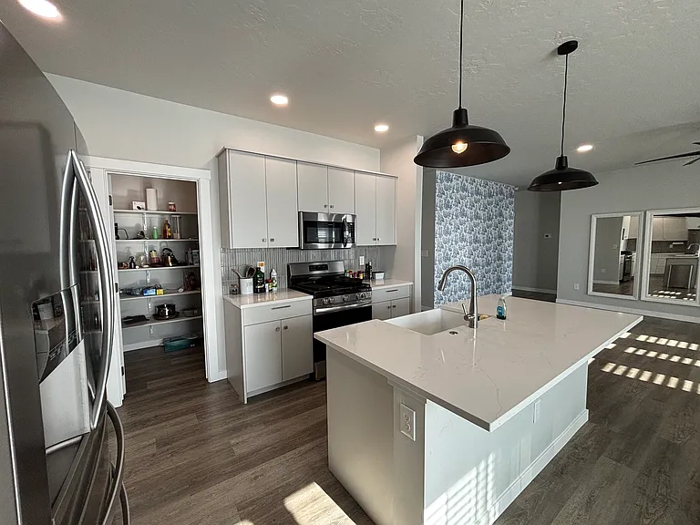 4858 N Elmstone Ave — Photo 22