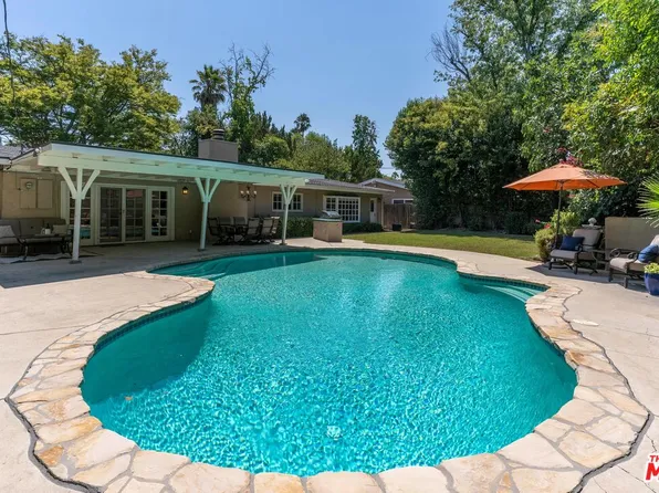 23415 Mariano St, Woodland Hills, CA 91367