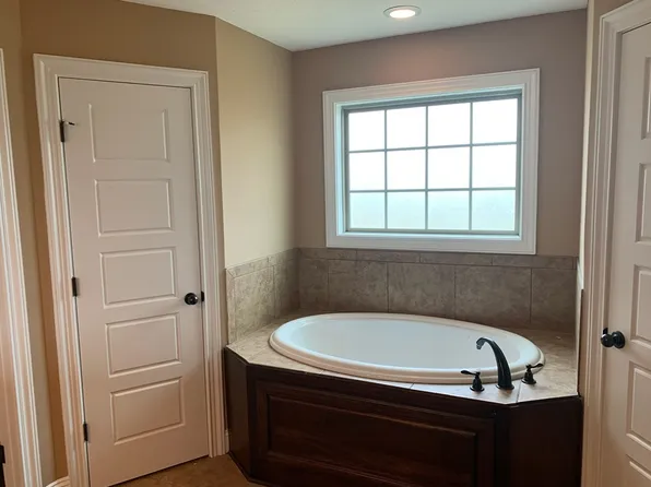 404 Bailey Cir, Thomasville, GA 31757