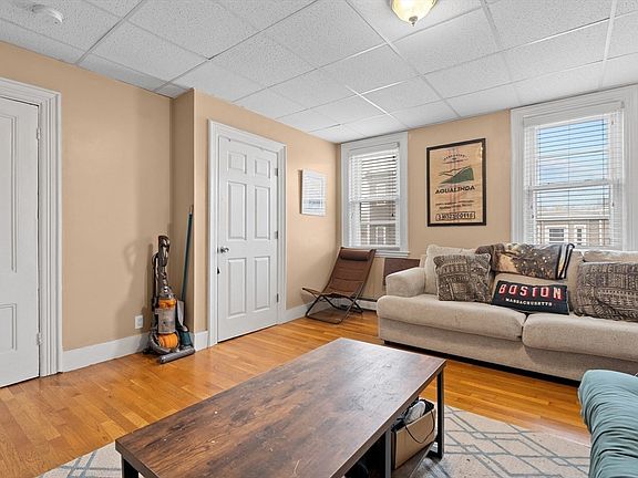 5th image of 674 Saratoga St #B