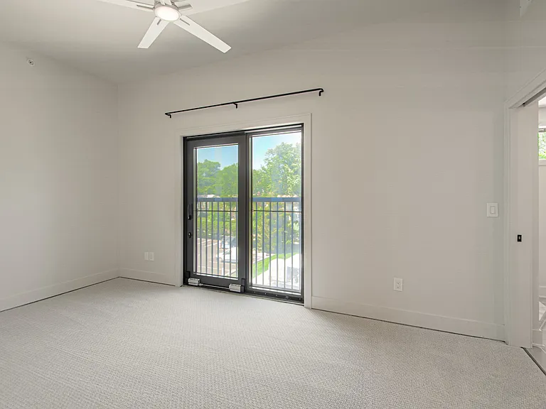 200 W Gregory Blvd #202 — Photo 19