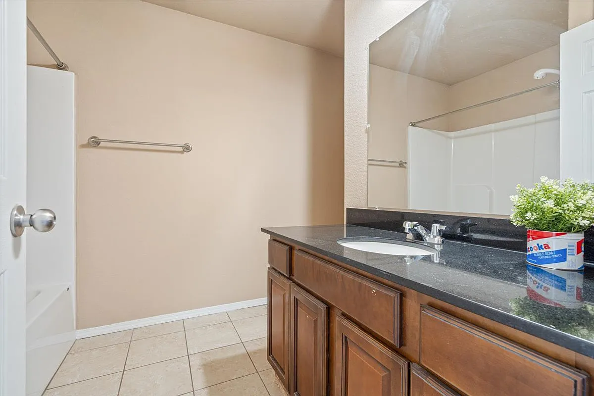 Building Photo - 4404 SW Fieldstone Blvd