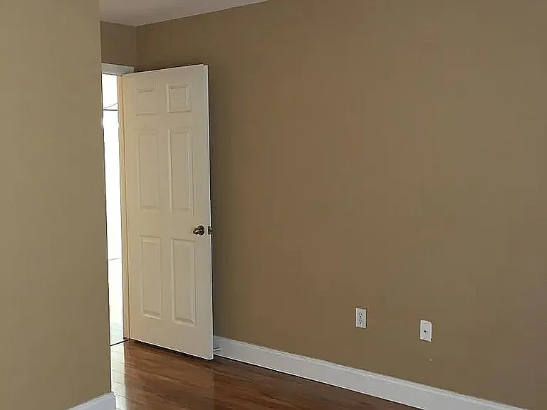 10570 Windsor Lake Ct — Photo 9