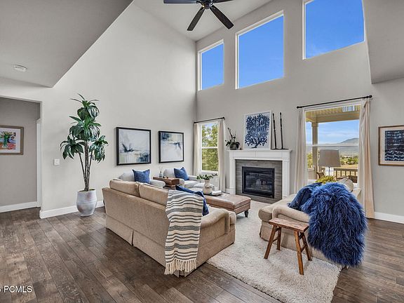 4th image of 504 S Lindsay Spring Rd