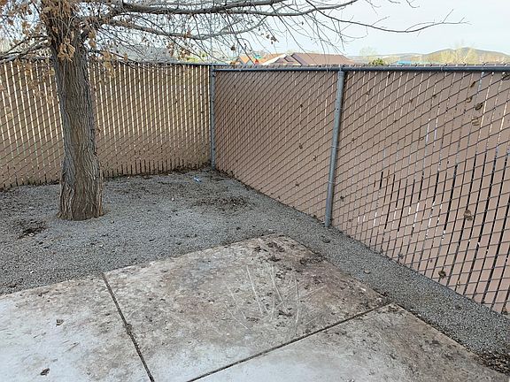 4th image of 865 Sunny Ln Unit B