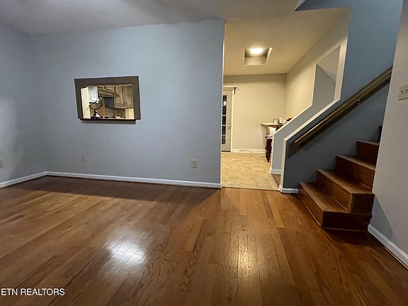4th image of 2038 Highland Rd