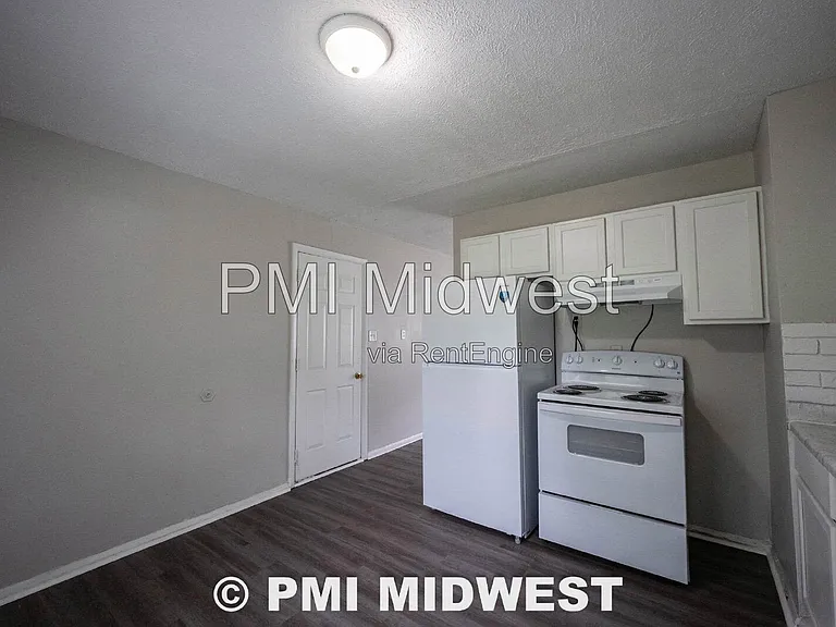 4939 Katherine Dr — Photo 9