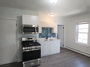 59 Court St #2E-0, Bristol, RI 02809