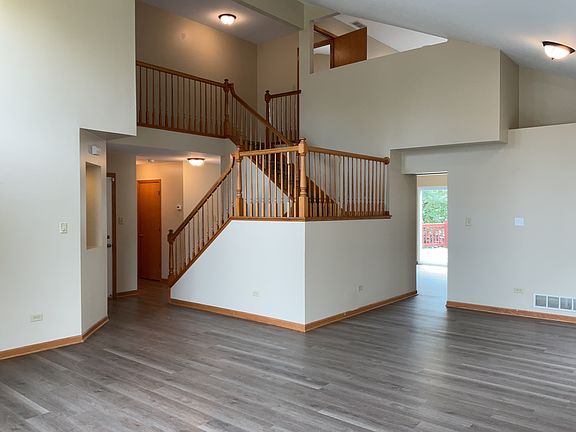 4th image of 5704 Riviera Blvd