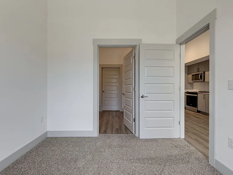 542 Southgate Ave #214 — Photo 8