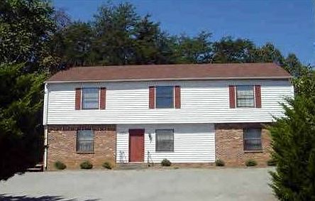 1st image of 912 Royal Dr