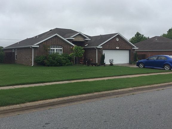 3rd image of 1327 N Shetland Dr