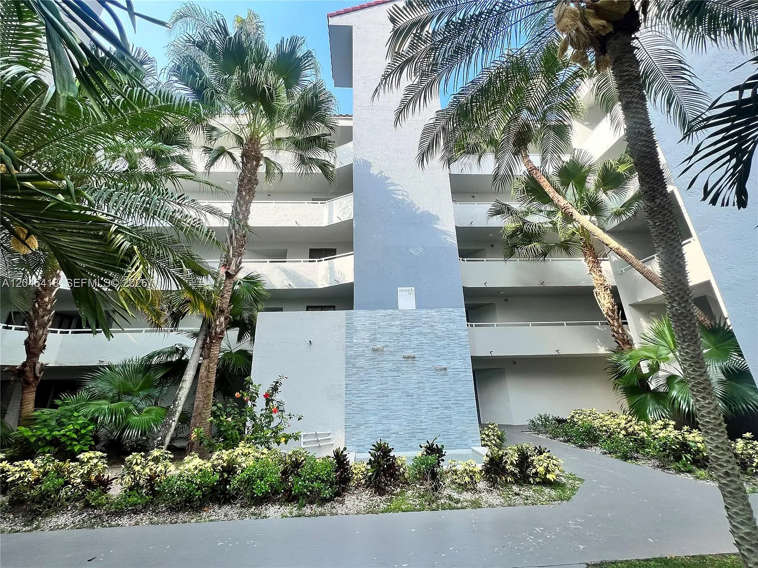 Verabella Falls Condo — Photo 1