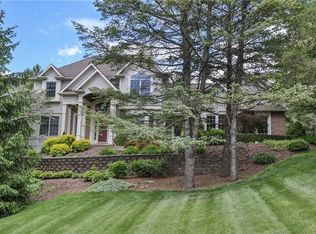 7750 Pine Tree Dr, Victor, NY 14564